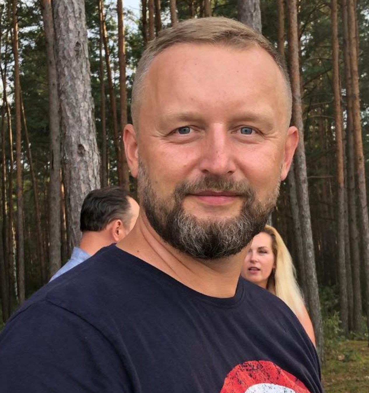 Петър Николов